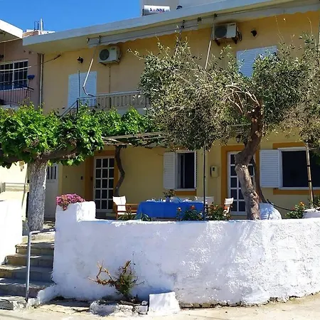 το σπίτι της μαργαρίτας στην παραλία Nea Styra